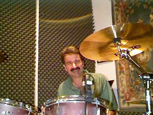 MikeDrums.jpg (196414 bytes)